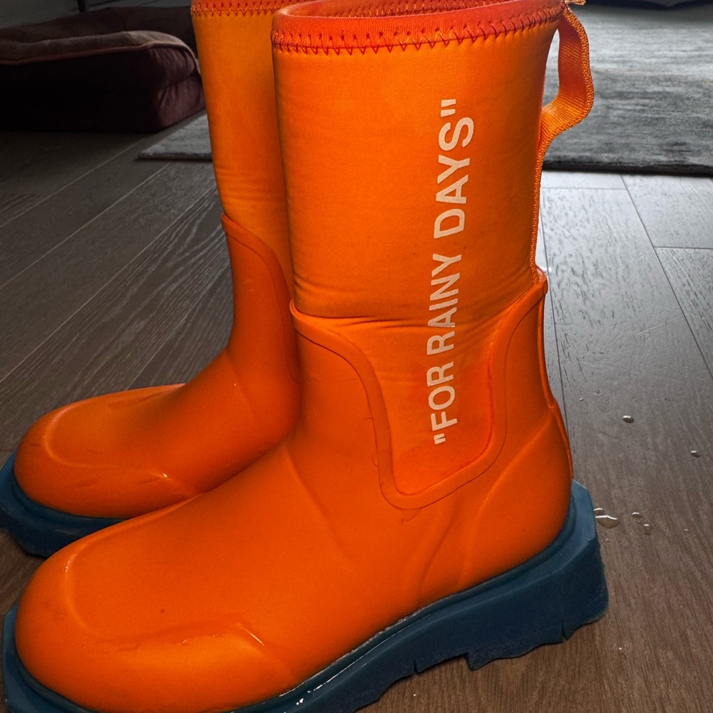 Off-White Neon Orange Boots - Picture 4 of 5
